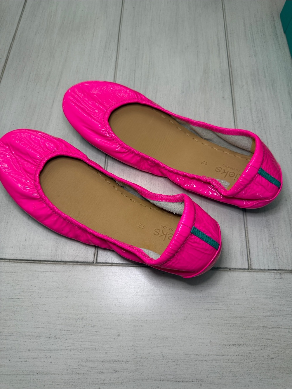 Tieks Women's Foldable Ballet Flats in Pop Pink: Never worn, no scuffs - Picture 5 of 5